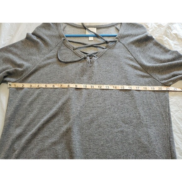 Womens Large Top 3/4 Sleeve Heathered Gray Lace Up Neckline Sunday Tunic Length - Picture 8 of 8